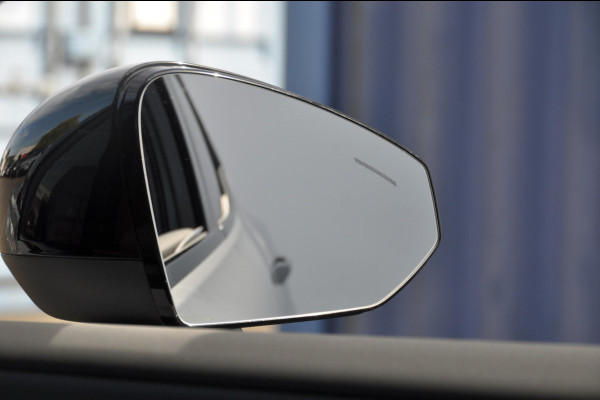 Volvo EX30 428PK Automaat Twin Motor Performance Plus /Adaptieve Cruise Control/ Dodehoek Detectie / Parkeersensoren voor en achter/ Achteruitrijcamera/ Warmtepomp/ Google Services/