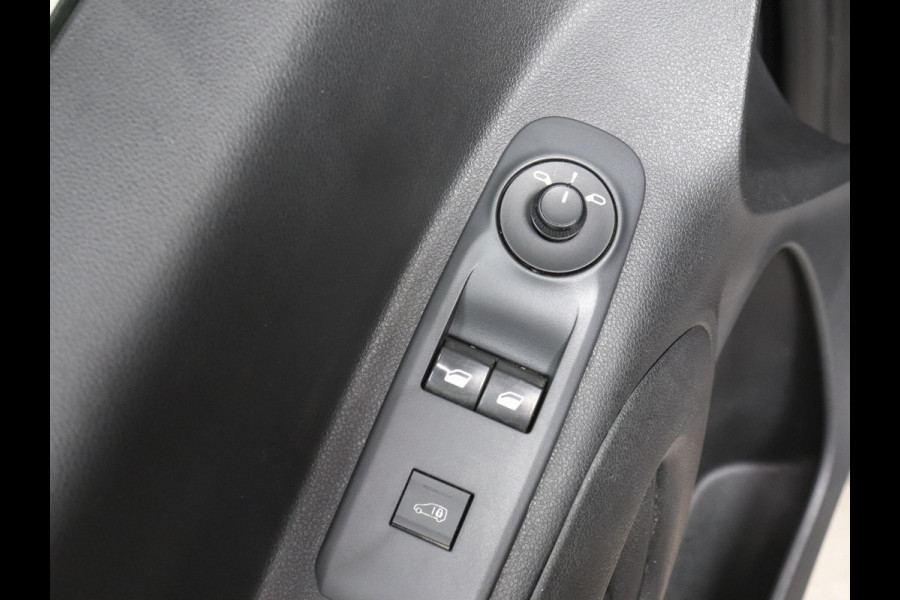 Opel Combo 1.5D L2H1 Edition Automaat Navigatie Airco Parkeersensoren App-connect DAB+ Trekhaak
