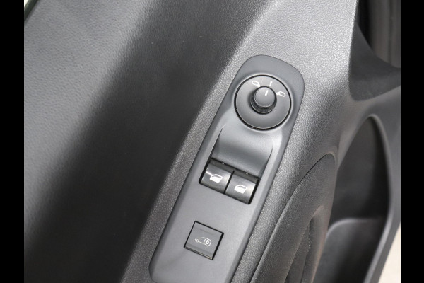 Opel Combo 1.5D L2H1 Edition Automaat Navigatie Airco Parkeersensoren App-connect DAB+ Trekhaak