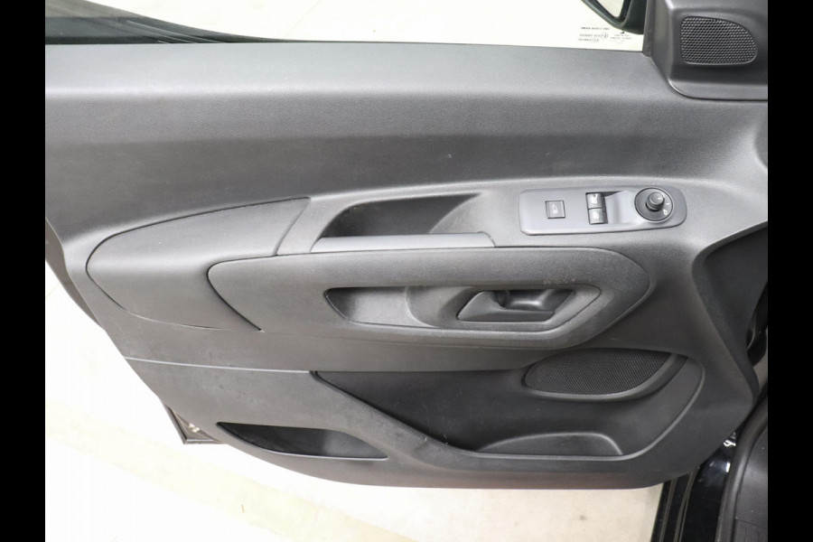 Opel Combo 1.5D L2H1 Edition Automaat Navigatie Airco Parkeersensoren App-connect DAB+ Trekhaak