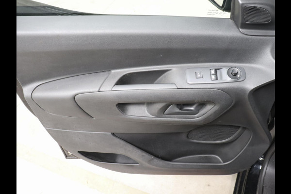 Opel Combo 1.5D L2H1 Edition Automaat Navigatie Airco Parkeersensoren App-connect DAB+ Trekhaak