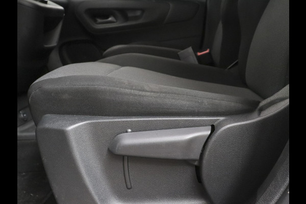 Opel Combo 1.5D L2H1 Edition Automaat Navigatie Airco Parkeersensoren App-connect DAB+ Trekhaak