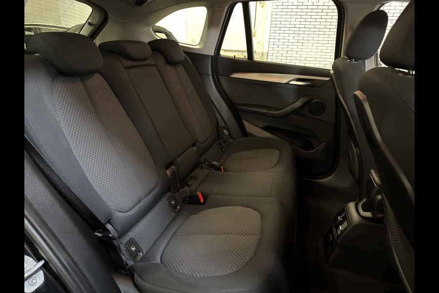 BMW X1 xDrive25e HYBRIDE AUT. HIGH EXECUTIVE TREKHAAK/PDC/NAVIGATIE