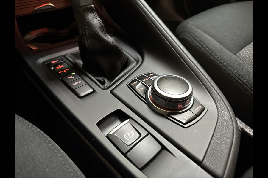 BMW X1 xDrive25e HYBRIDE AUT. HIGH EXECUTIVE TREKHAAK/PDC/NAVIGATIE