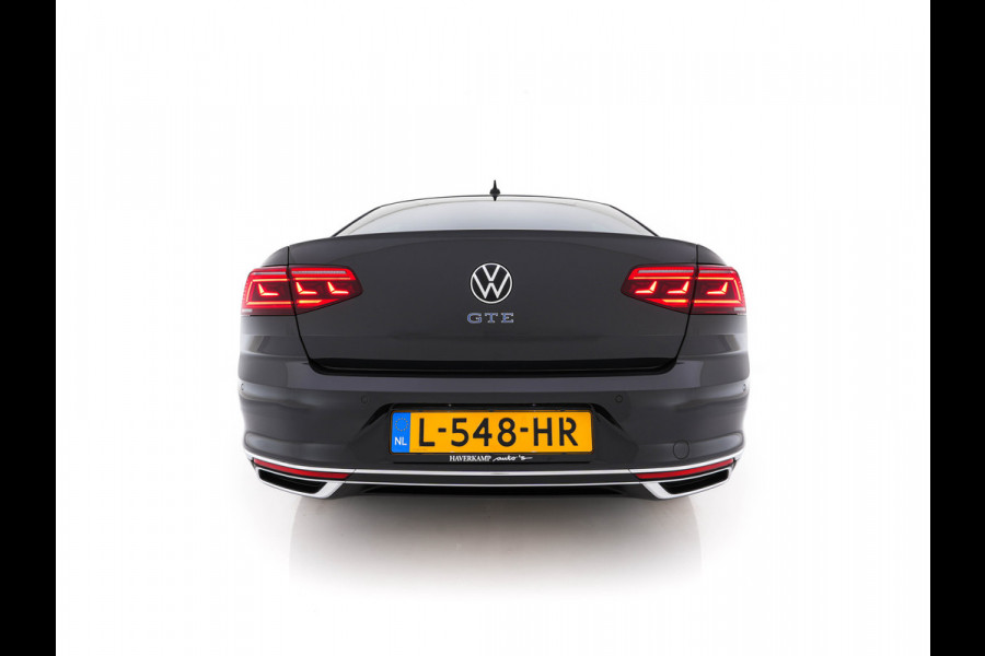 Volkswagen Passat 1.4 TSI GTE Business (Plug-In) (INCL-BTW) Aut. *FULL-LED | DIGI-COCKPIT | ADAPTIVE-CRUISE | NAVI-FULLMAP | KEYLESS | DAB+ | COMFORT-SEATS | SHIFTPADDLES | PRIVACY-GLASS | PDC | CAMERA | CARPLAY | 17''ALU*
