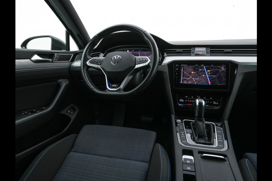 Volkswagen Passat 1.4 TSI GTE Business (Plug-In) (INCL-BTW) Aut. *FULL-LED | DIGI-COCKPIT | ADAPTIVE-CRUISE | NAVI-FULLMAP | KEYLESS | DAB+ | COMFORT-SEATS | SHIFTPADDLES | PRIVACY-GLASS | PDC | CAMERA | CARPLAY | 17''ALU*