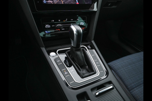 Volkswagen Passat 1.4 TSI GTE Business (Plug-In) (INCL-BTW) Aut. *FULL-LED | DIGI-COCKPIT | ADAPTIVE-CRUISE | NAVI-FULLMAP | KEYLESS | DAB+ | COMFORT-SEATS | SHIFTPADDLES | PRIVACY-GLASS | PDC | CAMERA | CARPLAY | 17''ALU*