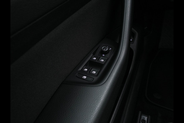 Volkswagen Passat 1.4 TSI GTE Business (Plug-In) (INCL-BTW) Aut. *FULL-LED | DIGI-COCKPIT | ADAPTIVE-CRUISE | NAVI-FULLMAP | KEYLESS | DAB+ | COMFORT-SEATS | SHIFTPADDLES | PRIVACY-GLASS | PDC | CAMERA | CARPLAY | 17''ALU*