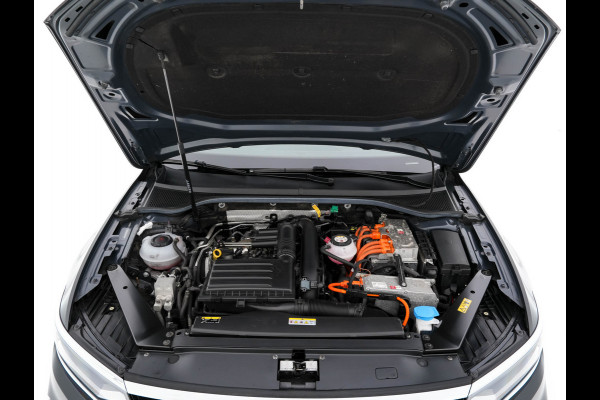 Volkswagen Passat 1.4 TSI GTE Business (Plug-In) (INCL-BTW) Aut. *FULL-LED | DIGI-COCKPIT | ADAPTIVE-CRUISE | NAVI-FULLMAP | KEYLESS | DAB+ | COMFORT-SEATS | SHIFTPADDLES | PRIVACY-GLASS | PDC | CAMERA | CARPLAY | 17''ALU*