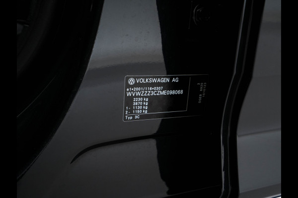 Volkswagen Passat 1.4 TSI GTE Business (Plug-In) (INCL-BTW) Aut. *FULL-LED | DIGI-COCKPIT | ADAPTIVE-CRUISE | NAVI-FULLMAP | KEYLESS | DAB+ | COMFORT-SEATS | SHIFTPADDLES | PRIVACY-GLASS | PDC | CAMERA | CARPLAY | 17''ALU*