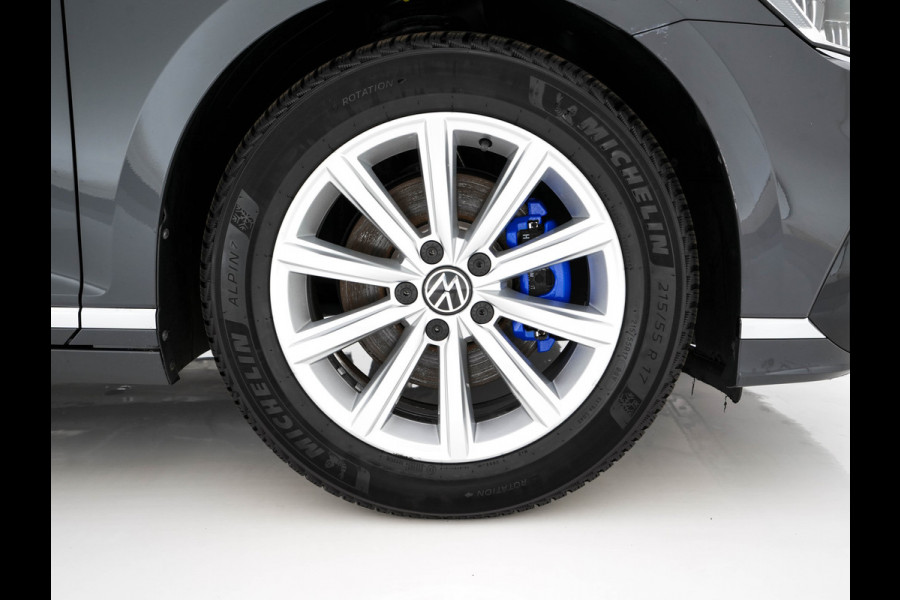 Volkswagen Passat 1.4 TSI GTE Business (Plug-In) (INCL-BTW) Aut. *FULL-LED | DIGI-COCKPIT | ADAPTIVE-CRUISE | NAVI-FULLMAP | KEYLESS | DAB+ | COMFORT-SEATS | SHIFTPADDLES | PRIVACY-GLASS | PDC | CAMERA | CARPLAY | 17''ALU*