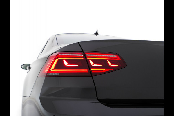 Volkswagen Passat 1.4 TSI GTE Business (Plug-In) (INCL-BTW) Aut. *FULL-LED | DIGI-COCKPIT | ADAPTIVE-CRUISE | NAVI-FULLMAP | KEYLESS | DAB+ | COMFORT-SEATS | SHIFTPADDLES | PRIVACY-GLASS | PDC | CAMERA | CARPLAY | 17''ALU*