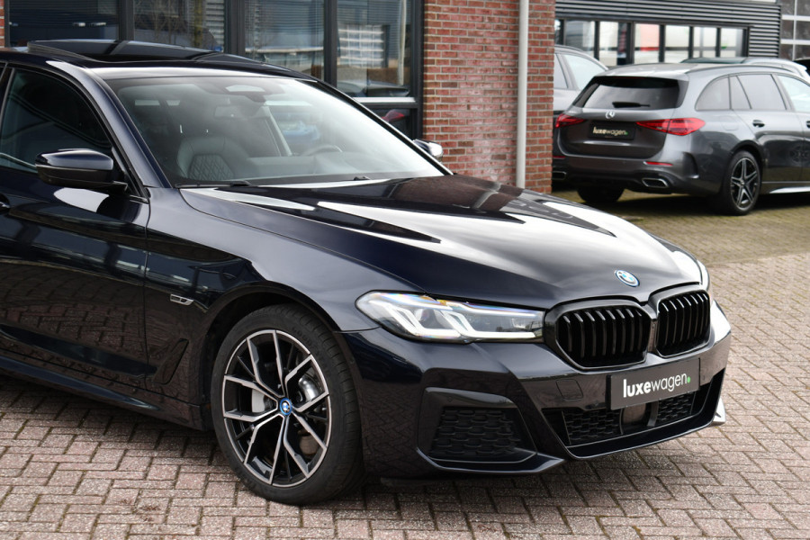 BMW 5 Serie 530e M-Sport Pano Trekh ACC HUD 360 Laser El-Klep