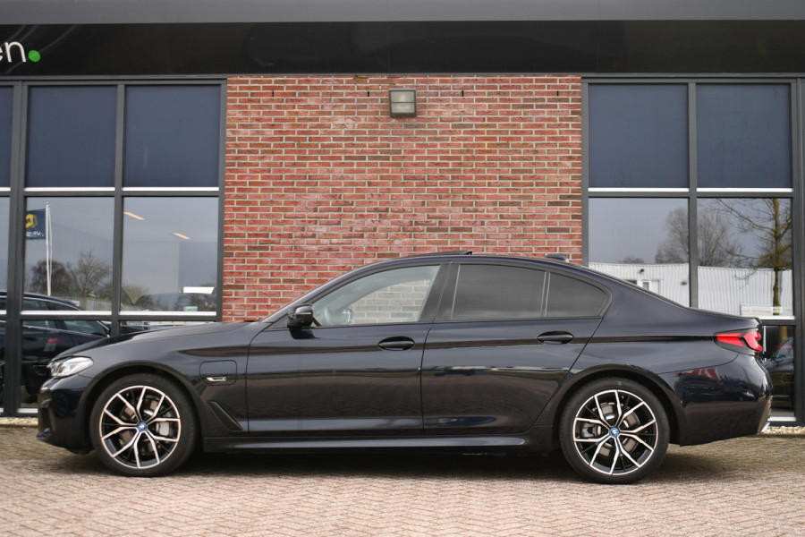 BMW 5 Serie 530e M-Sport Pano Trekh ACC HUD 360 Laser El-Klep