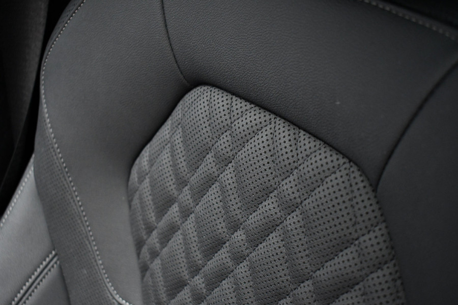 BMW 5 Serie 530e M-Sport Pano Trekh ACC HUD 360 Laser El-Klep