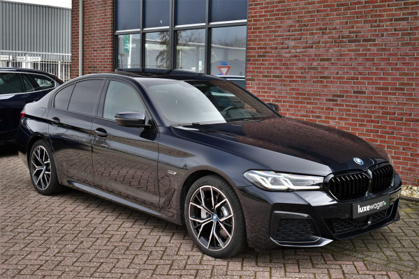 BMW 5 Serie 530e M-Sport Pano Trekh ACC HUD 360 Laser El-Klep