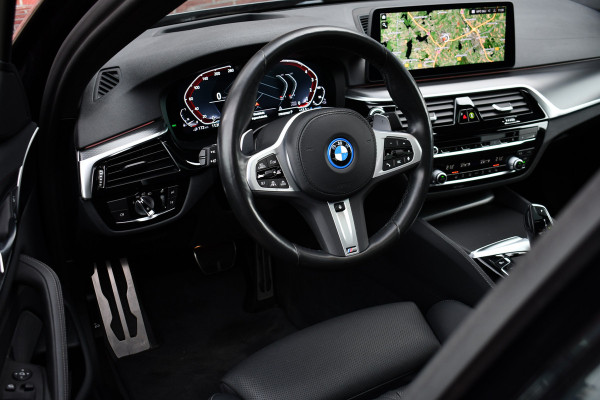 BMW 5 Serie 530e M-Sport Pano Trekh ACC HUD 360 Laser El-Klep