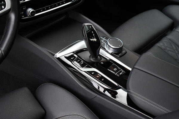 BMW 5 Serie 530e M-Sport Pano Trekh ACC HUD 360 Laser El-Klep