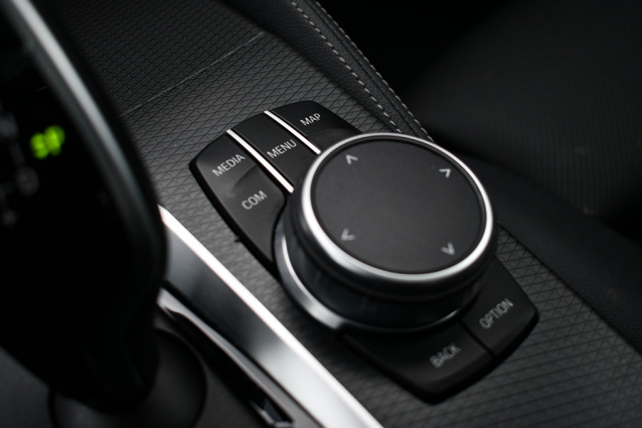 BMW 5 Serie 530e M-Sport Pano Trekh ACC HUD 360 Laser El-Klep