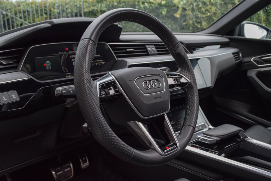 Audi SQ8 e-tron Quattro 371kW / Luchtvering/ Standkachel/ Bang & Olufsen Sound System/ Panoramadak/ Trekhaak/ 371kW (505PK)