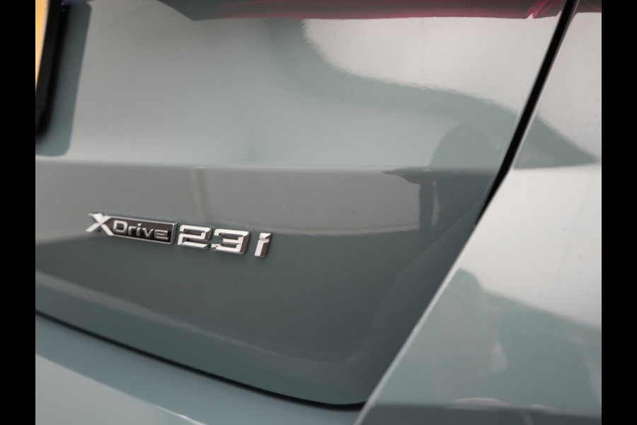 BMW X1 xDrive23i M Sport 204pk Dealer O.H | Panodak | Adaptive Cruise | Lederen Sportstoelen Massage & Memory | Head Up | 360 Camera | Harman Kardon | Widescreen Navi | Parkassist | Keyless | 19"L.M | Apple Carplay |