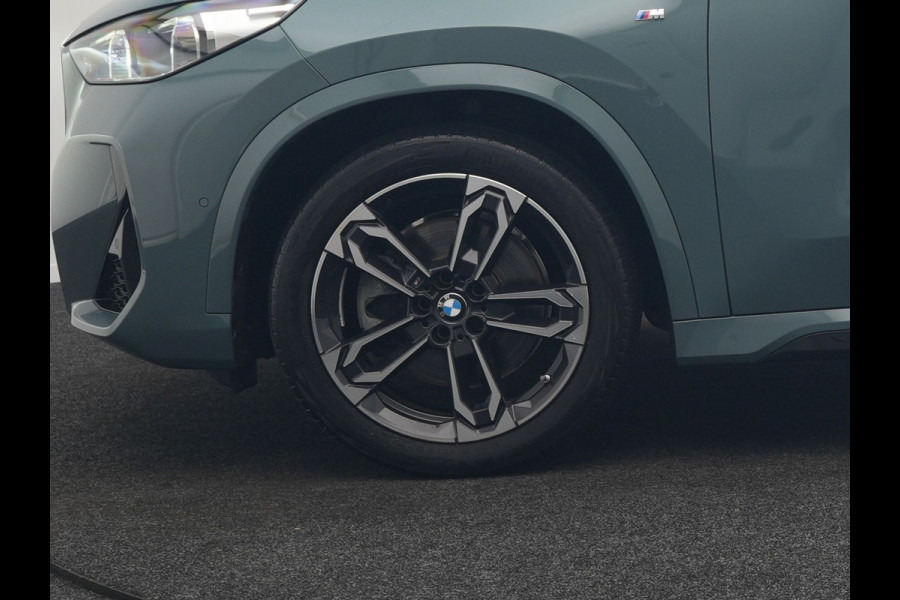 BMW X1 xDrive23i M Sport 204pk Dealer O.H | Panodak | Adaptive Cruise | Lederen Sportstoelen Massage & Memory | Head Up | 360 Camera | Harman Kardon | Widescreen Navi | Parkassist | Keyless | 19"L.M | Apple Carplay |