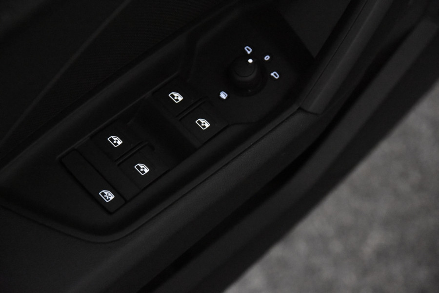 Audi A3 Sportback 40 TFSI e Advanced edition *1ste Eigenaar*Leer*Navigatie*PDC*