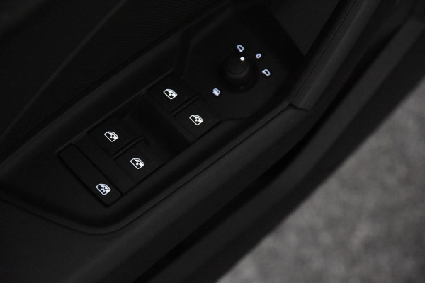 Audi A3 Sportback 40 TFSI e Advanced edition *1ste Eigenaar*Leer*Navigatie*PDC*