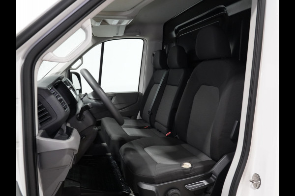 Volkswagen Crafter L3H3 2.0TDI 140pk 3.5T Automaat / Navigatie / Camera / Comfort stoel / Android / Apple-Carplay