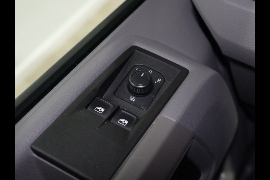 Volkswagen Crafter L3H3 2.0TDI 140pk 3.5T Automaat / Navigatie / Camera / Comfort stoel / Android / Apple-Carplay