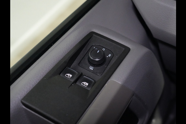 Volkswagen Crafter L3H3 2.0TDI 140pk 3.5T Automaat / Navigatie / Camera / Comfort stoel / Android / Apple-Carplay
