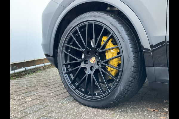 Porsche Cayenne Coupé 3.0 E-Hybrid PHEV 360° Pano SportChrono Luchtvering Bose Carplay Leer Memory UITSTRALING!