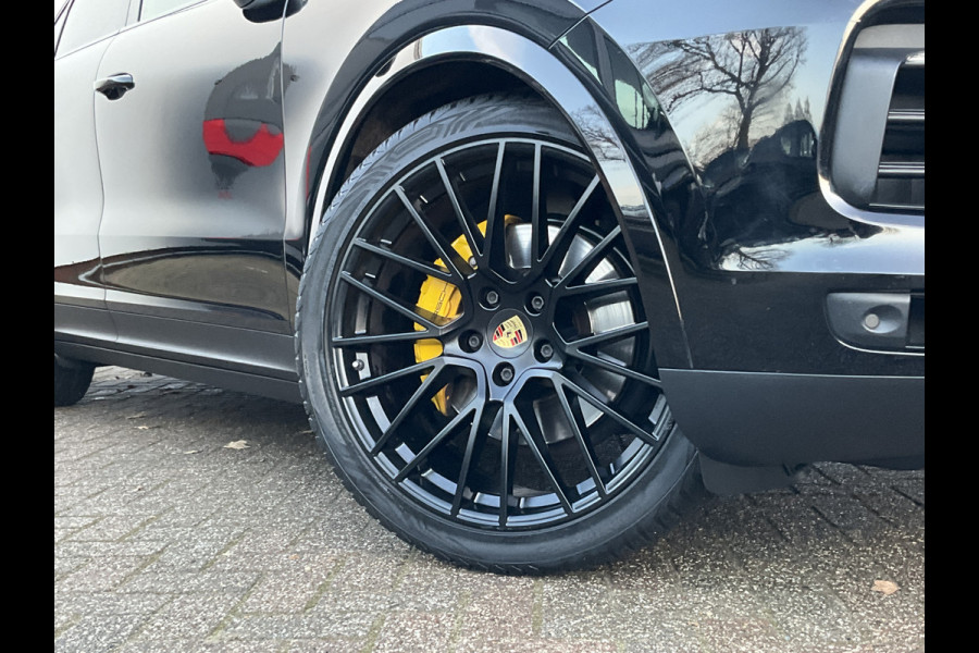 Porsche Cayenne Coupé 3.0 E-Hybrid PHEV 360° Pano SportChrono Luchtvering Bose Carplay Leer Memory UITSTRALING!