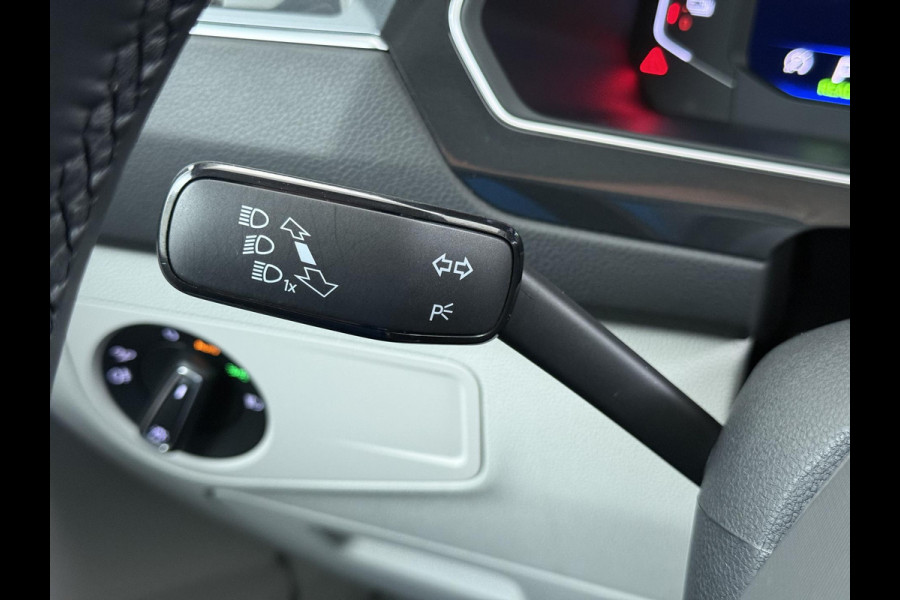 Volkswagen Tiguan 1.4 TSI eHybrid PHEV ELEK. ACHTERKLEP| STOEL MASSAGE| STOEL + STUURVERWARMING| PARKEERSENS. VOOR EN ACHTER| RIJKLAARPRIJS INCL. 12 MND BOVAG GARANTIE