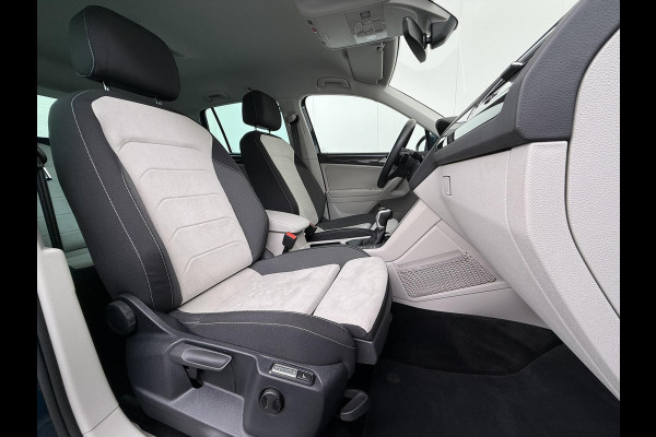 Volkswagen Tiguan 1.4 TSI eHybrid PHEV ELEK. ACHTERKLEP| STOEL MASSAGE| STOEL + STUURVERWARMING| PARKEERSENS. VOOR EN ACHTER| RIJKLAARPRIJS INCL. 12 MND BOVAG GARANTIE
