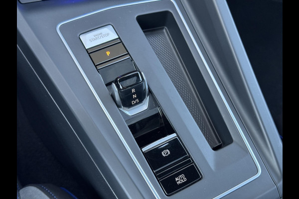 Volkswagen Golf 2.0 TSI R 4Motion / Adaptief Onderstel / Harman Kardon / 100% Historie / Panoramadak / LED / 19 Inch / Head-Up Display / Sportstoelen / Stoelverwarming / Stuurwiel Verwarmd / Dodehoek Detectie
