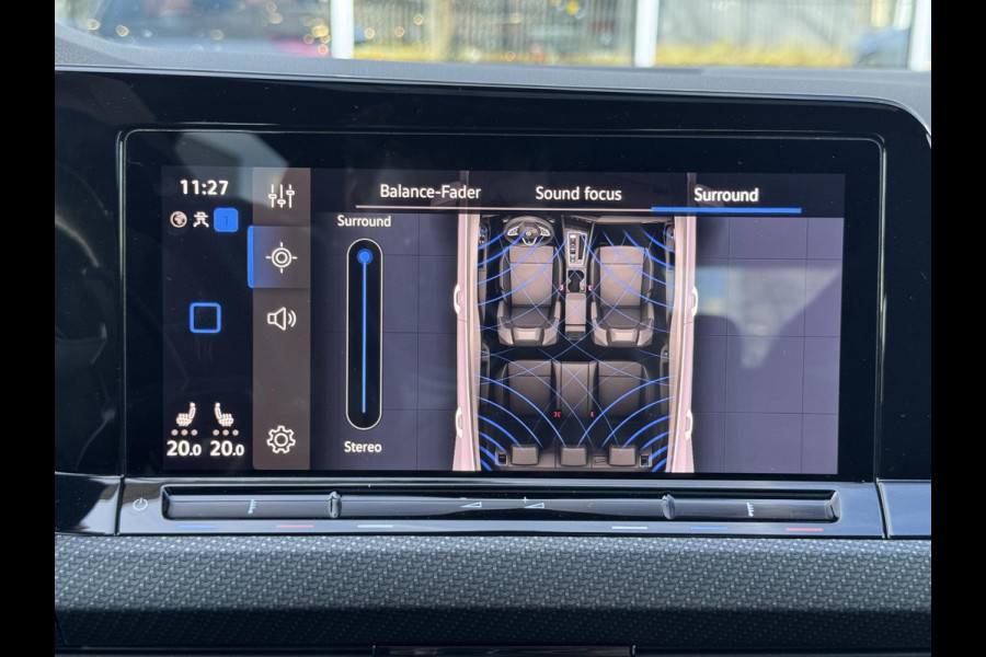 Volkswagen Golf 2.0 TSI R 4Motion / Adaptief Onderstel / Harman Kardon / 100% Historie / Panoramadak / LED / 19 Inch / Head-Up Display / Sportstoelen / Stoelverwarming / Stuurwiel Verwarmd / Dodehoek Detectie