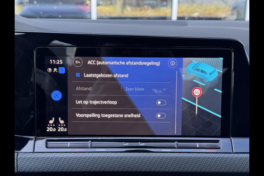 Volkswagen Golf 2.0 TSI R 4Motion / Adaptief Onderstel / Harman Kardon / 100% Historie / Panoramadak / LED / 19 Inch / Head-Up Display / Sportstoelen / Stoelverwarming / Stuurwiel Verwarmd / Dodehoek Detectie