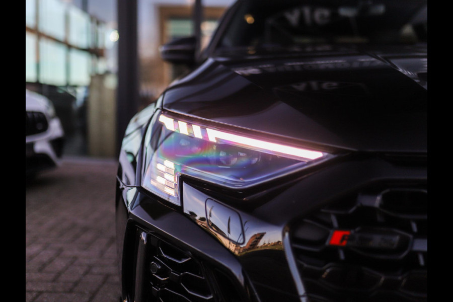 Audi RS 3 Limousine 2.5 TFSI A3 quattro | CT Carbon | RS-Dynamic | Matrix | Keyless | B&O | Leder | Camera