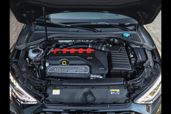 Audi RS 3 Limousine 2.5 TFSI A3 quattro | CT Carbon | RS-Dynamic | Matrix | Keyless | B&O | Leder | Camera
