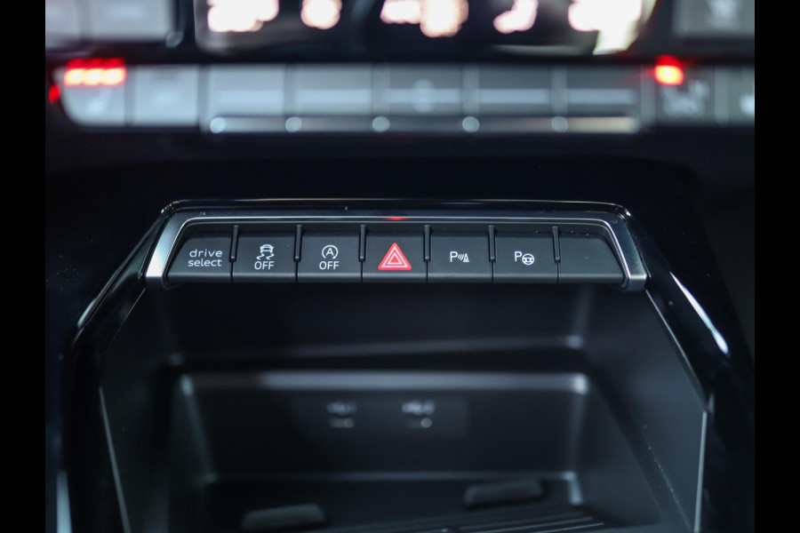 Audi RS 3 Limousine 2.5 TFSI A3 quattro | CT Carbon | RS-Dynamic | Matrix | Keyless | B&O | Leder | Camera