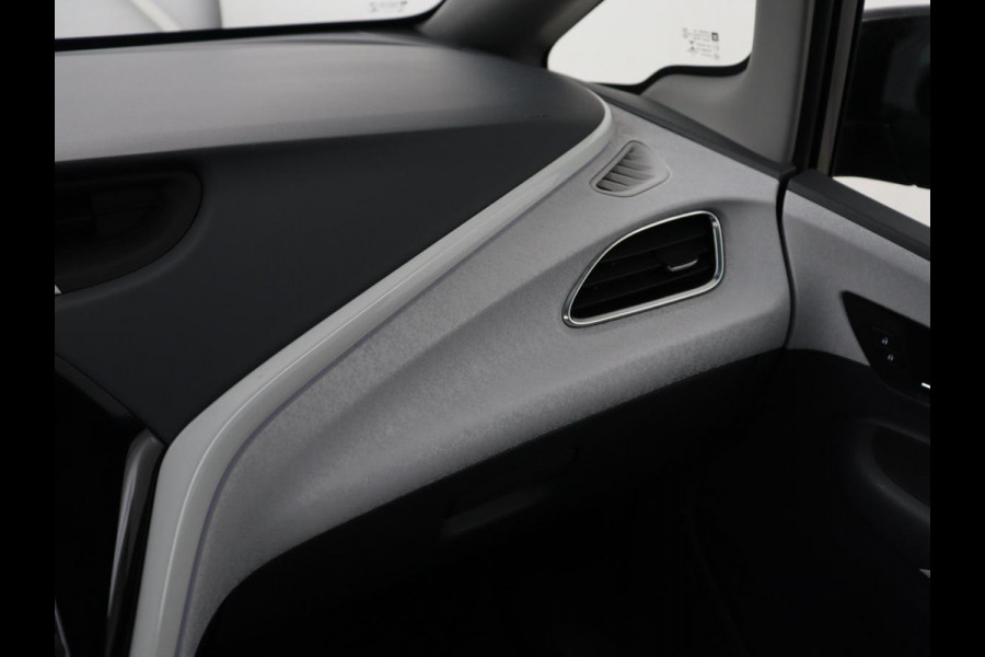 Opel Ampera-E Innovation 60 kWh | Leder | Stoelverwarming | Camera | Park Assist | Stuurverwarming | Bi-Xenon | Keyless | Carplay | Navigatie | Cruise control