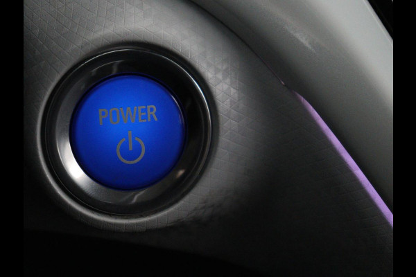 Opel Ampera-E Innovation 60 kWh | Leder | Stoelverwarming | Camera | Park Assist | Stuurverwarming | Bi-Xenon | Keyless | Carplay | Navigatie | Cruise control