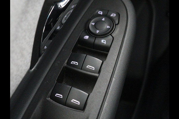 Opel Ampera-E Innovation 60 kWh | Leder | Stoelverwarming | Camera | Park Assist | Stuurverwarming | Bi-Xenon | Keyless | Carplay | Navigatie | Cruise control