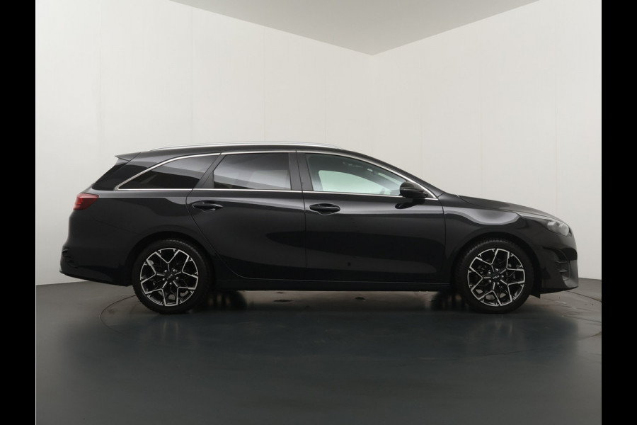Kia Ceed Sportswagon Automaat 1.5 T-GDi GT-Line Automaat - Automatische achterklep - Schuif/Kantel dak - Apple Carplay/Android Auto - Adaptive cruise control - Keyless entry - Fabrieksgarantie t/m 30-06-2030