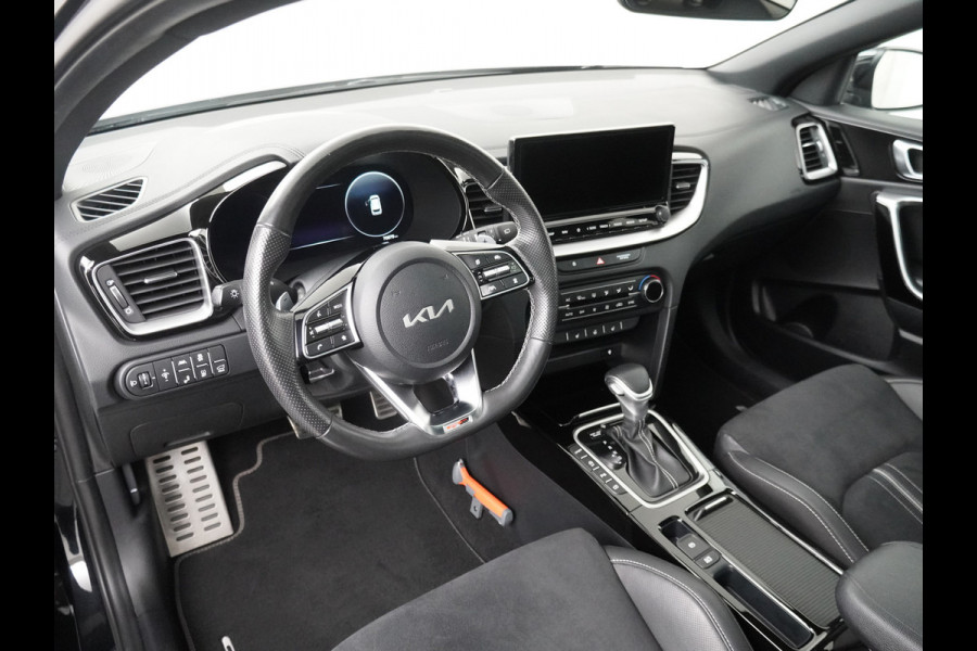 Kia Ceed Sportswagon Automaat 1.5 T-GDi GT-Line Automaat - Automatische achterklep - Schuif/Kantel dak - Apple Carplay/Android Auto - Adaptive cruise control - Keyless entry - Fabrieksgarantie t/m 30-06-2030