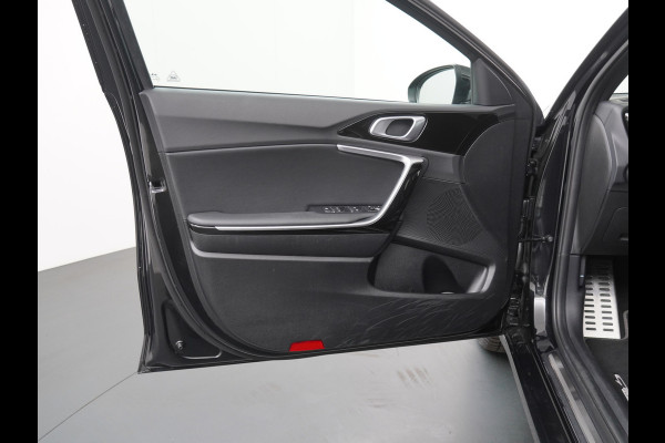 Kia Ceed Sportswagon Automaat 1.5 T-GDi GT-Line Automaat - Automatische achterklep - Schuif/Kantel dak - Apple Carplay/Android Auto - Adaptive cruise control - Keyless entry - Fabrieksgarantie t/m 30-06-2030
