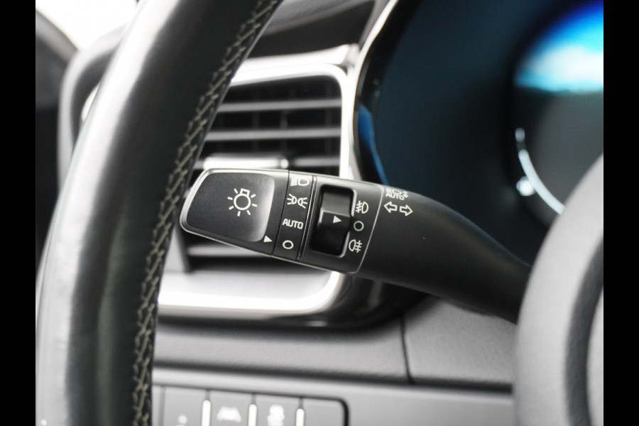 Kia Ceed Sportswagon Automaat 1.5 T-GDi GT-Line Automaat - Automatische achterklep - Schuif/Kantel dak - Apple Carplay/Android Auto - Adaptive cruise control - Keyless entry - Fabrieksgarantie t/m 30-06-2030