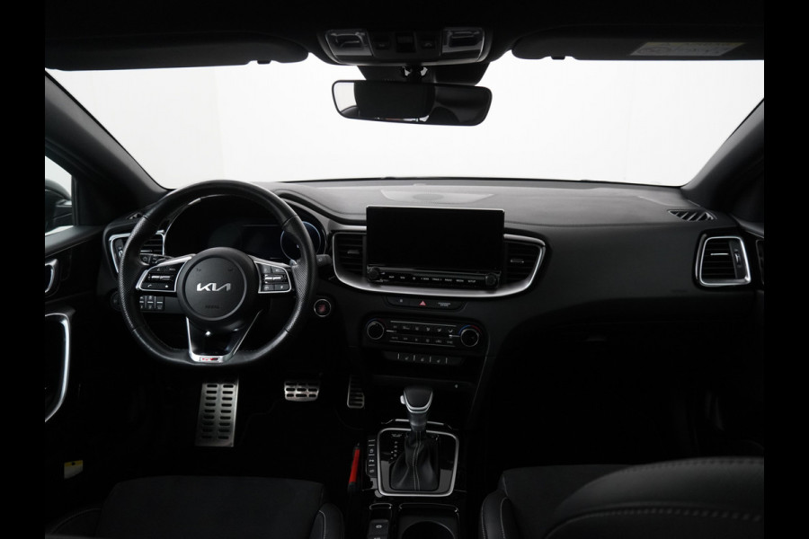 Kia Ceed Sportswagon Automaat 1.5 T-GDi GT-Line Automaat - Automatische achterklep - Schuif/Kantel dak - Apple Carplay/Android Auto - Adaptive cruise control - Keyless entry - Fabrieksgarantie t/m 30-06-2030
