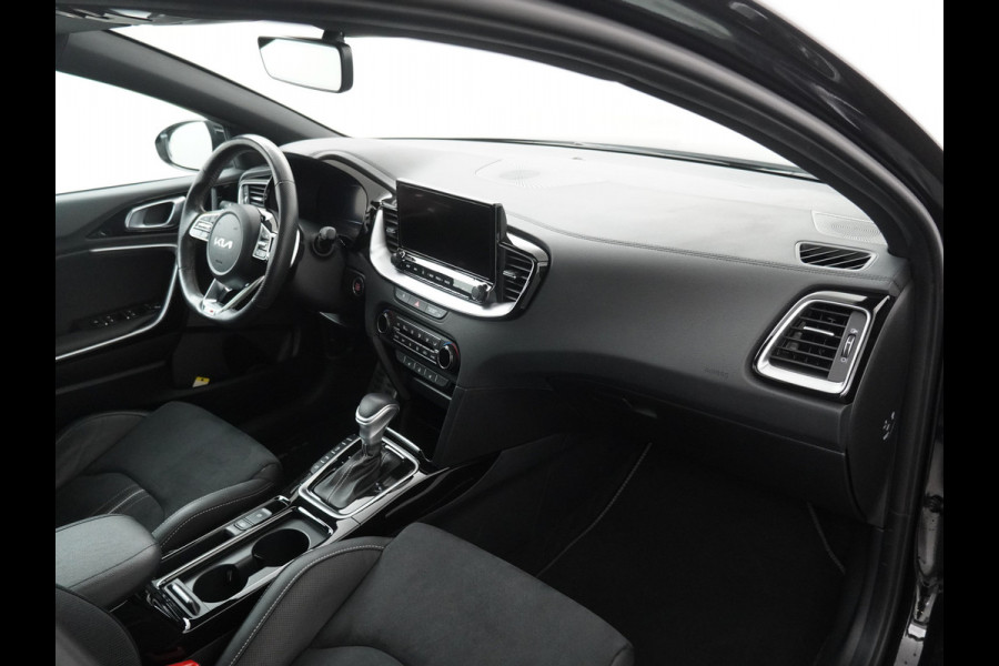 Kia Ceed Sportswagon Automaat 1.5 T-GDi GT-Line Automaat - Automatische achterklep - Schuif/Kantel dak - Apple Carplay/Android Auto - Adaptive cruise control - Keyless entry - Fabrieksgarantie t/m 30-06-2030